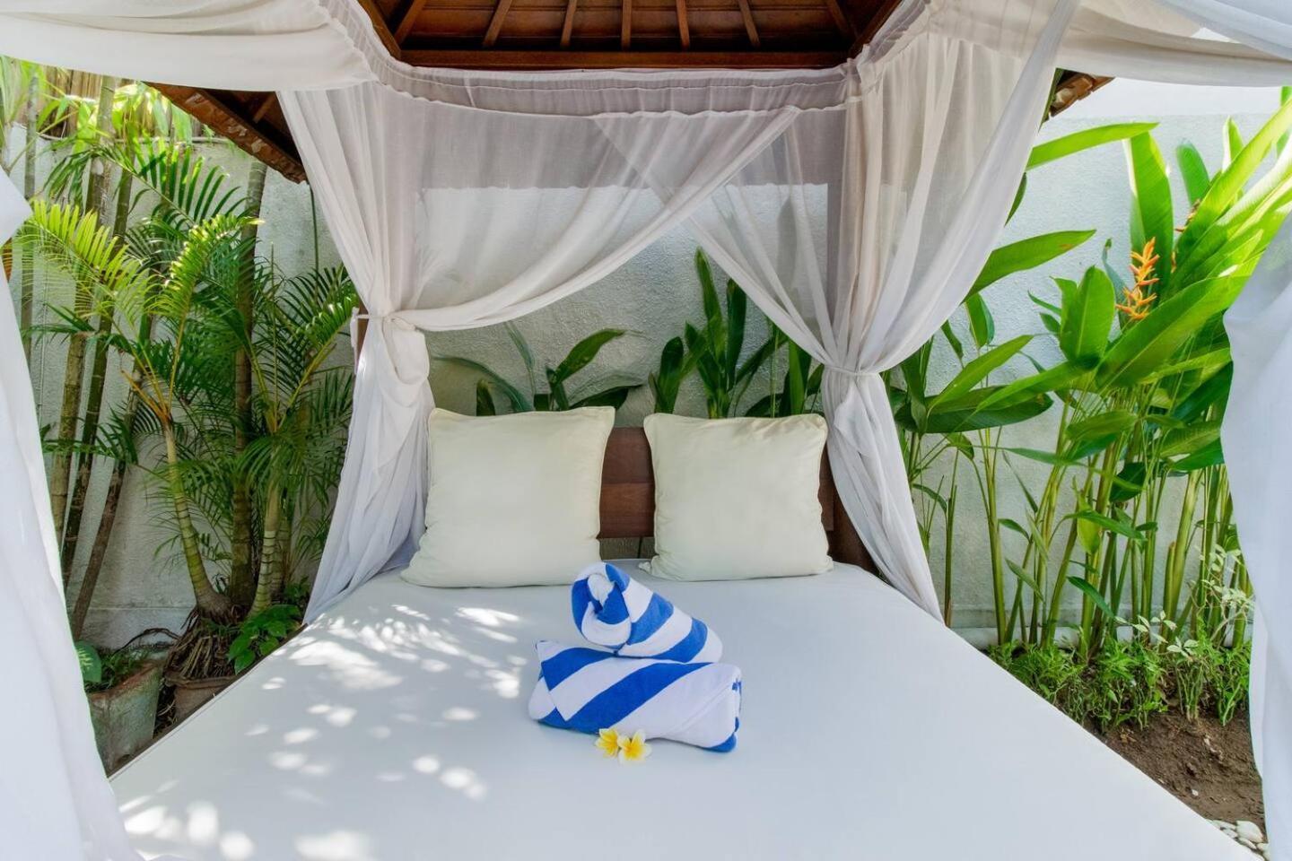 Villa Heart Of Seminyak, 2Br, Sleeps 4, Walk To Bintang Extérieur photo