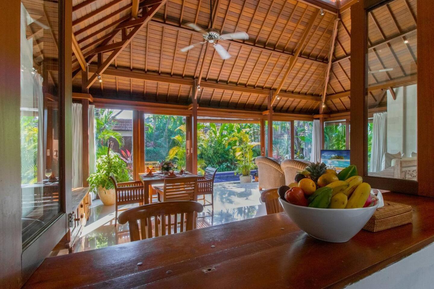 Villa Heart Of Seminyak, 2Br, Sleeps 4, Walk To Bintang Extérieur photo